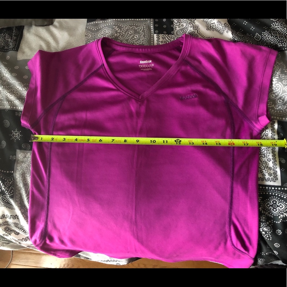 2 Reebok Shirts - Picture 7 of 8